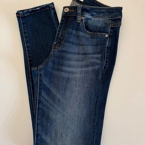 KanCan Womens Estilo Mid Rise Jeans